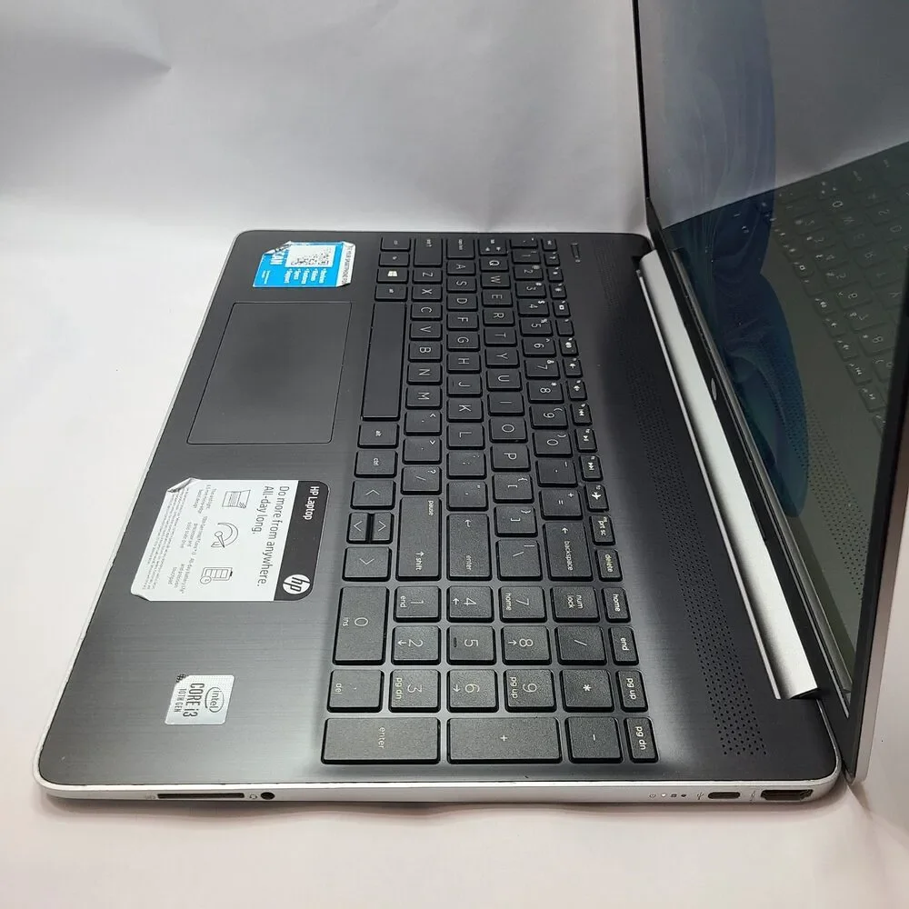 HP Laptop (15-DY1044NR) W11 / 256GB / 16GB / Intel i3 10gen/ 15-Inch w/Charger